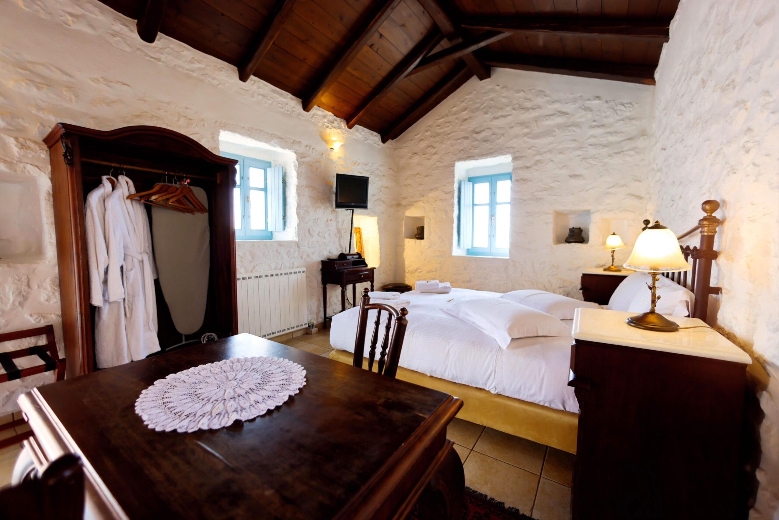 Iliako A - Impressive Stone Built Suite Rental in Mani - Lithos Stone Suites - Stone-Built Accommodations in Mani